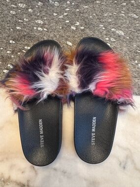 Steve Madden Black Slides with Multicolor Faux Fur Strap
